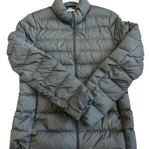 Uniqlo Women's Military Green  Puffer Jacket size Medium lightweight